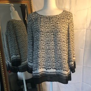 Beautiful blouse by Rose & Olive size L